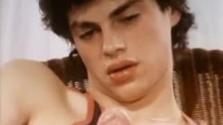 Estos gays adoran hacer el porno vintage