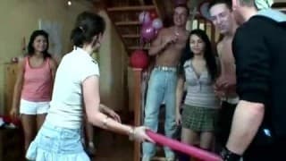 Muy joven para tener relaciones sexuales Muy joven para tener relaciones sexuales