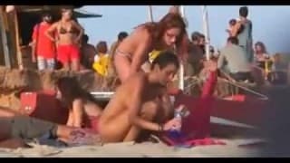 Chicas sexy en la playa nudista Chicas sexy en la playa nudista