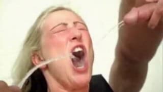 Orina en abundancia para una rubia madura