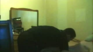 Este negro disfruta con la polla de su amigo Este negro disfruta con la polla de su amigo