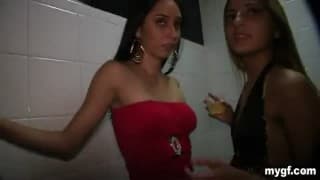 Una alumna follada en la mesa