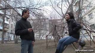 Una chica zorra de 18 años de edad en un vídeo porno