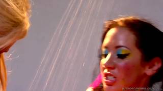 Crista Moore y Jayden James folladas por el vecino