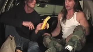 Les gusta jugar con sus culos