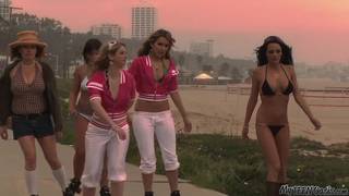 Penny Flame- Una adolescente morena muy cachonda