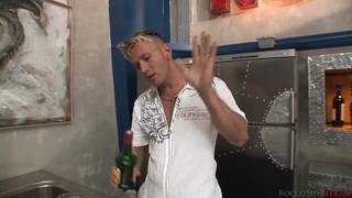 Sexo fuerte en trío para Helena White