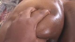 Crystal Clear es una bbw que disfruta desnuda en la bañera!