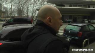 Asia Morante es una psiquiatra muy sexy y cachonda