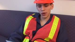 Judy Fook es una MILF que folla con sus empleados