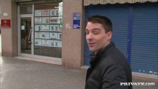 Un tipo con suerte follando el culo de Aliz Un tipo con suerte follando el culo de Aliz