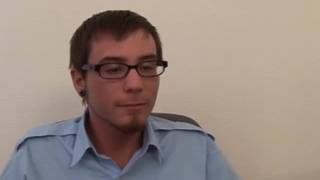 Kylie G. Worthy follando con un empleado nerd