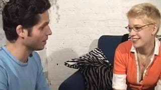 Jezebel se pone a follar con un tío que no conoce