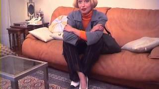 Esta rubia MILF disfruta de su primer gang bang Esta rubia MILF disfruta de su primer gang bang