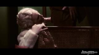 Karlie Simon es una chica muy sensual