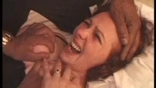 Esta mujer madura francesa estará en un gang bang Esta mujer madura francesa estará en un gang bang