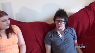 Lucy Lane Chupa la polla de este nerd pervertido