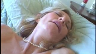 Baruska es morena corona que adora este pene negro