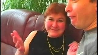 Stepanka tiene una gran mierda en el sofá