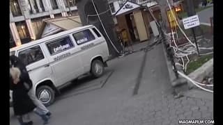 A esta rubia le gusta follar en cualquier parque