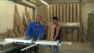 Tres hombres calientes deciden follarse en el trabajo