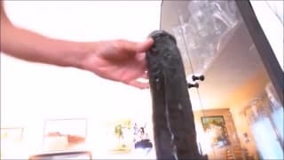 Esta mujer madura no se cansa de encularlo