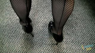 Una corrida facial para la actriz Kiki Daire