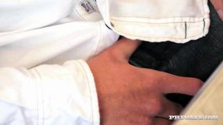 Billie Star es una niñera muy sensual y bella