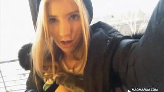 Esta perrita disfruta como nunca tocándose