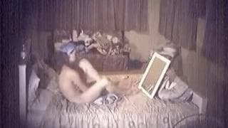 Las caricias delicadas de una chica amateur 