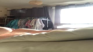 Este viejo gordo disfruta con su puta