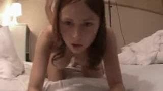 Este hombre adora los pechos de su novia Este hombre adora los pechos de su novia
