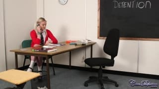 Esta estudiante tubia sólo quiere chupar palo