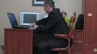 Este gerente tiene un secretario travesti