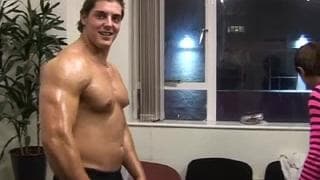 Esta es una paja que lo debe calentar mucho