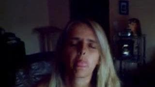 Una escena amateur de masturbación femenina