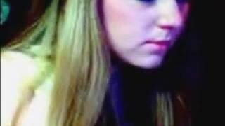 Las caricias de una joven de 18 en la webcam