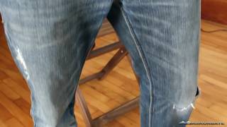 Este twink quiere sacarse toda la leche