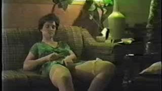 Mira cómo ella se masturba con su dildo