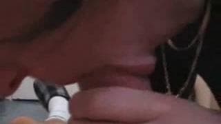 Esta puta joven es una amateur cachonda