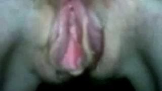 Una vagina bien abierta cerca de la webcam