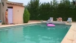 El sexo en la piscina es lo más refrescante