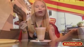 Esta rubia sabe que lo mejore s el sexo anal