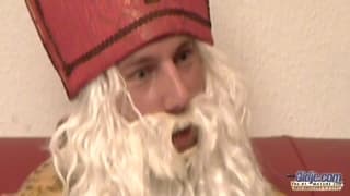 Esta jovencita será follada por Santa Claus