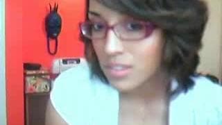 Un striptease magnífico con una latina bella