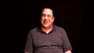Este viejo gordo se hace una paja sabrosa Este viejo gordo se hace una paja sabrosa