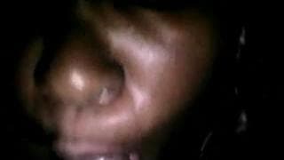 Esta negra quiere mamar con mucho placer