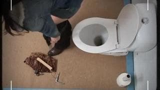 A gloryhole for this slut to enjoy