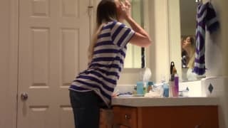 Danielle se despierta muy excitada