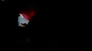 Una amateur divirtiéndose con un pene